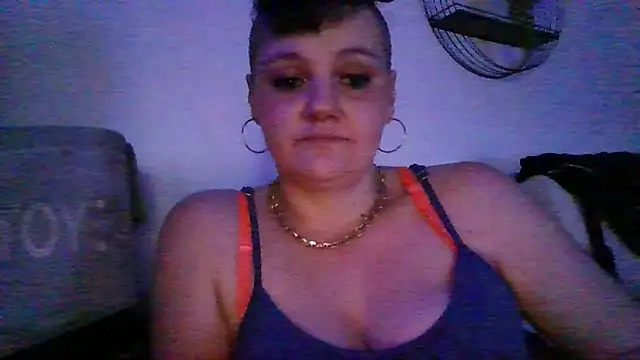 Snapshot of intense888 chatting on 12/19/25, 06:48 intense888 online show from 12/19/25, 06:48