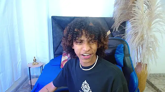 angelll18  online show from 03/27/26, 08:41