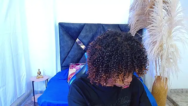 angelll18  online show from 03/28/26, 09:03