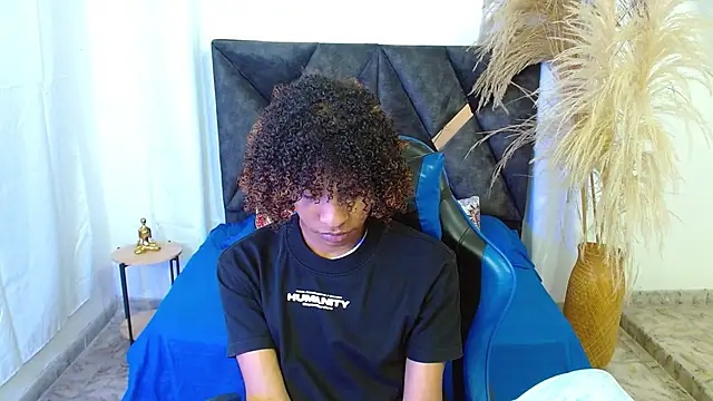 angelll18  online show from 04/14/26, 08:48