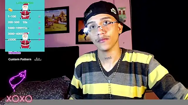 Snapshot of andy_star12 chatting on 12/14/25, 08:46 andy star12 online show from 12/14/25, 08:46