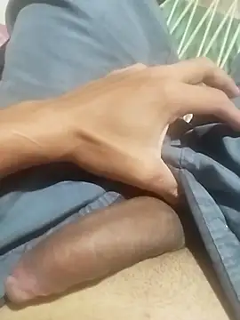 Snapshot of thsexo chatting on 12/14/25, 02:17 thsexo online show from 12/14/25, 02:17