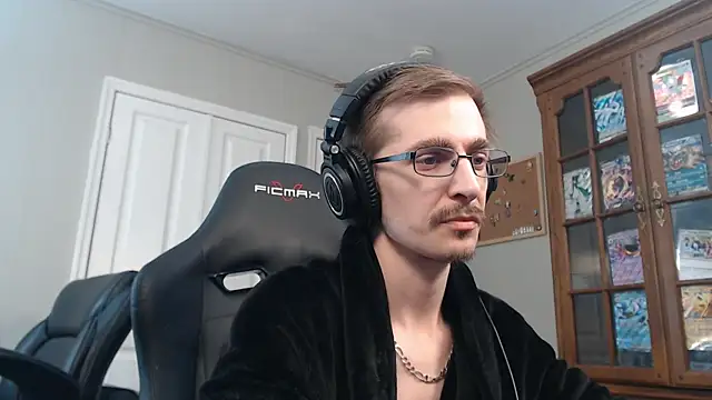 Snapshot of CasuallyCorrupted chatting on 12/21/25, 10:33 CasuallyCorrupted online show from 12/21/25, 10:33