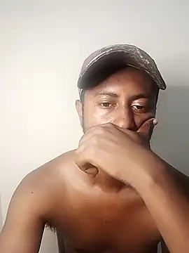 Snapshot of golosos2331 chatting on 12/13/25, 08:36 golosos2331 online show from 12/13/25, 08:36