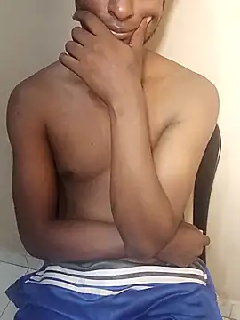 Snapshot of golosos2331 chatting on 12/15/25, 10:47 golosos2331 online show from 12/15/25, 10:47