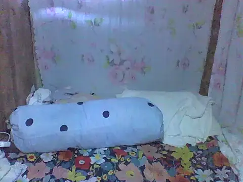 Petite elise online show from 07/04/26, 10:27