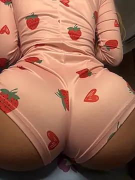 privsloirinha online show from 04/16/26, 01:28