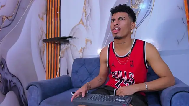 Snapshot of AresDAMM chatting on 12/15/25, 08:13 AresDAMM online show from 12/15/25, 08:13