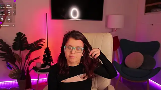 Snapshot of Ariell_Mini chatting on 12/16/25, 06:40 Ariell Mini online show from 12/16/25, 06:40