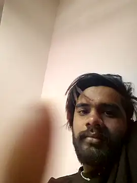 Snapshot of suhxil79 chatting on 12/22/25, 04:42 suhxil79 online show from 12/22/25, 04:42