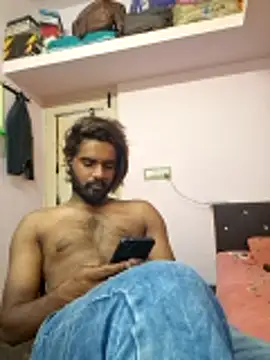 suhxil79 online show from 05/03/26, 09:48
