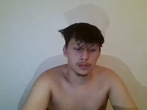 Snapshot of sugaralpha chatting on 12/17/25, 03:01 sugaralpha online show from 12/17/25, 03:01