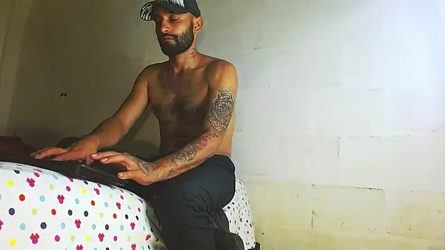 Snapshot of Alex_Flame_ chatting on 05/14/26, 03:35 Alex Flame online show from 05/14/26, 03:35