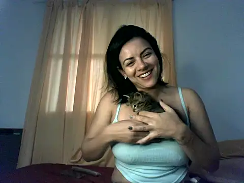 luluclark69 online show from 04/14/26, 07:20