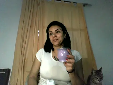 luluclark69 online show from 06/01/26, 11:34