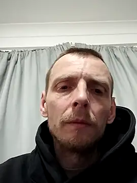 Snapshot of CrookedBunk3527 chatting on 12/21/25, 07:15 CrookedBunk3527 online show from 12/21/25, 07:15