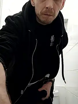 Snapshot of CrookedBunk3527 chatting on 01/08/26, 05:21 CrookedBunk3527 online show from 01/08/26, 05:21