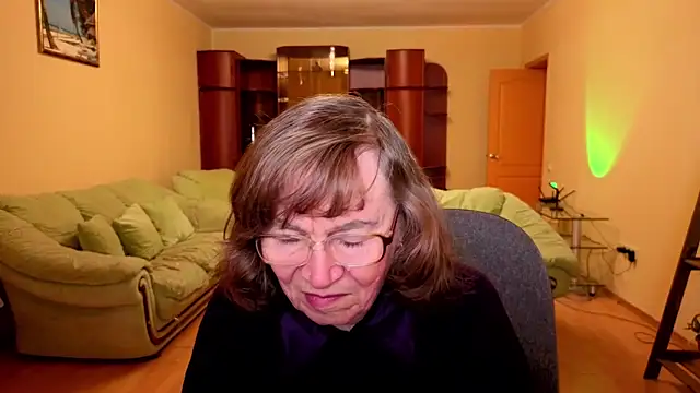 Betty Bricks online show from 12/16/25, 01:38