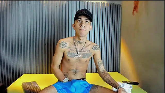 Snapshot of AYALA_TATTOO chatting on 12/15/25, 10:14 AYALA TATTOO online show from 12/15/25, 10:14