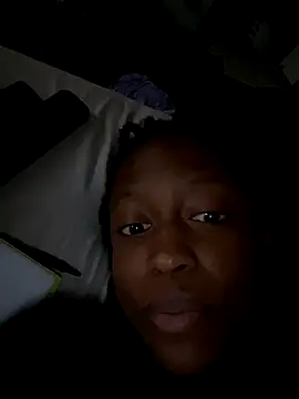 LauraAurora online show from 12/13/25, 10:26