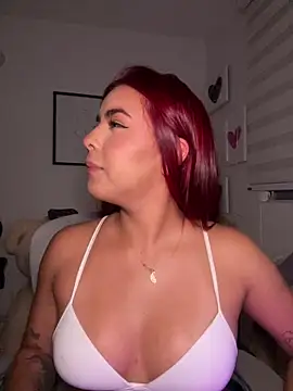 Snapshot of Zarahs_Blare1 chatting on 12/16/25, 02:38 Zarahs Blare1 online show from 12/16/25, 02:38