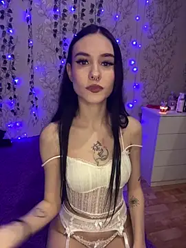 Snapshot of Show_Lissa chatting on 12/15/25, 05:39 Show Lissa online show from 12/15/25, 05:39