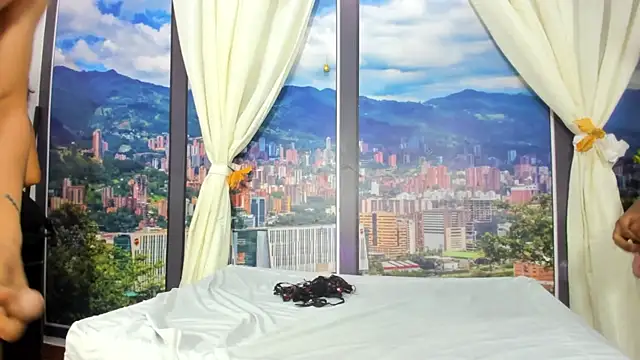 Snapshot of CandyAndMattew chatting on 12/16/25, 01:49 CandyAndMattew online show from 12/16/25, 01:49