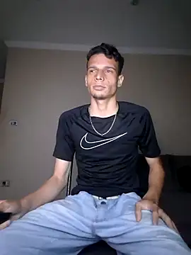 Snapshot of Magrin888 chatting on 12/16/25, 05:01 Magrin888 online show from 12/16/25, 05:01