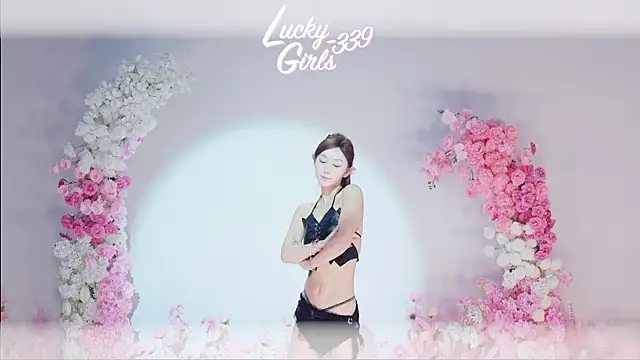 Snapshot of Luckygirls-339 chatting on 05/24/26, 10:48 Luckygirls-339 online show from 05/24/26, 10:48