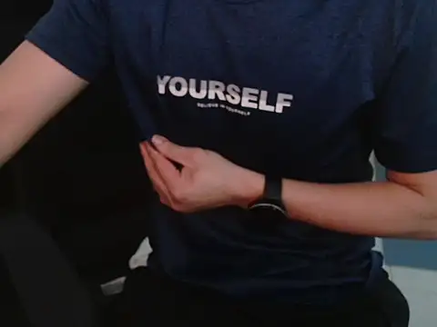 Snapshot of slgreen chatting on 12/16/25, 03:00 slgreen online show from 12/16/25, 03:00