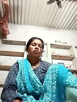 Snapshot of Shreya_pandit chatting on 04/28/26, 12:09 Shreya pandit online show from 04/28/26, 12:09