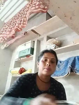 Snapshot of Shreya_pandit chatting on 05/16/26, 10:36 Shreya pandit online show from 05/16/26, 10:36