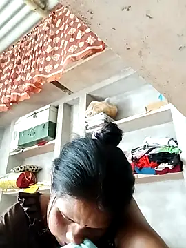 Snapshot of Shreya_pandit chatting on 05/18/26, 06:19 Shreya pandit online show from 05/18/26, 06:19