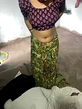 Snapshot of Pooja_Love143 chatting on 01/08/26, 09:11 Pooja Love143 online show from 01/08/26, 09:11