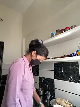 Pooja Love143 online show from 04/05/26, 05:48