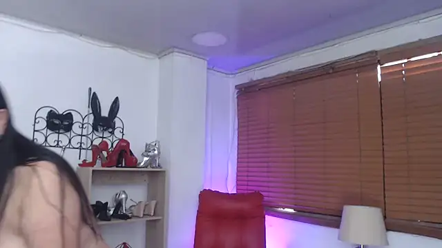 paola xm online show from 02/20/25, 01:40