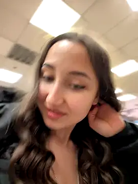 Snapshot of CrazyOneIRL chatting on 12/20/25, 01:18 CrazyOneIRL online show from 12/20/25, 01:18