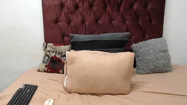 THICKBARBIE32 online show from 01/11/26, 06:24