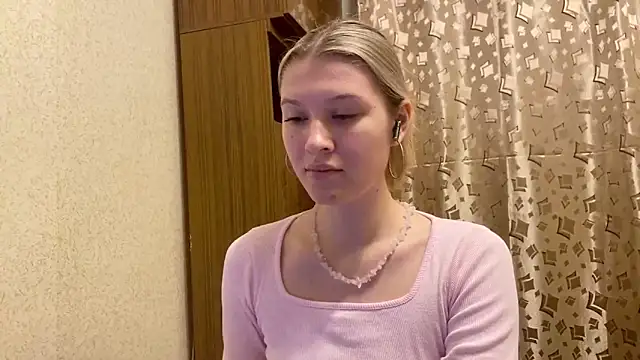 SkyeDavis online show from 12/16/25, 08:14