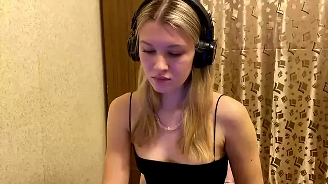 SkyeDavis online show from 01/10/26, 07:26