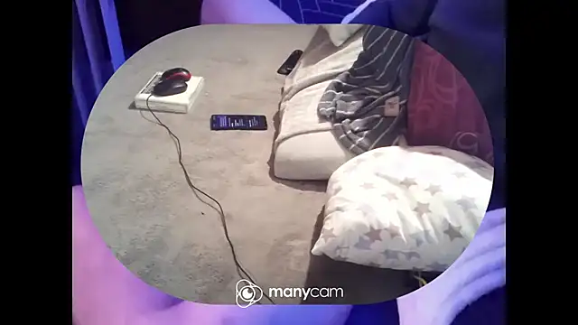 Snapshot of SnappedHagfish chatting on 12/21/25, 07:32 SnappedHagfish online show from 12/21/25, 07:32