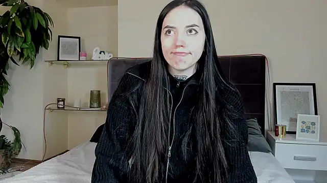 AdrianaCult online show from 02/10/26, 06:50