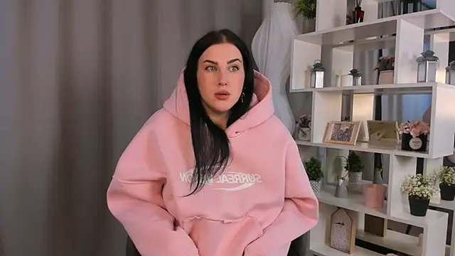 EvonVang online show from 12/15/25, 01:48