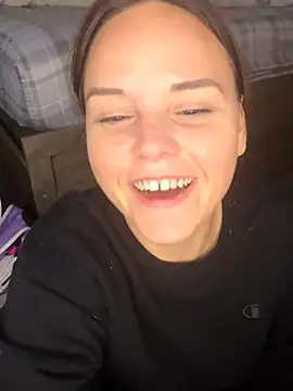 Snapshot of TrendySunrise62 chatting on 12/17/25, 02:56 TrendySunrise62 online show from 12/17/25, 02:56