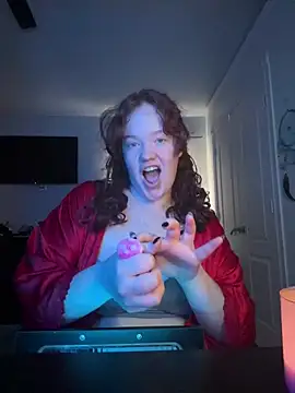 Snapshot of redheadgirl41 chatting on 12/14/25, 09:08 redheadgirl41 online show from 12/14/25, 09:08