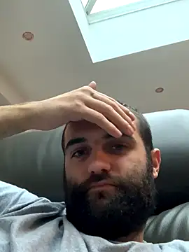 Snapshot of mrfindom chatting on 12/21/25, 02:46 mrfindom online show from 12/21/25, 02:46