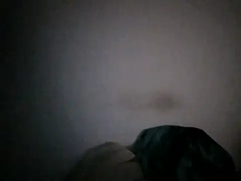 Snapshot of Mikki9233 chatting on 12/14/25, 11:09 Mikki9233 online show from 12/14/25, 11:09