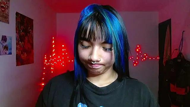 Snapshot of _Veronicaa_ chatting on 04/28/26, 04:28 Veronicaa online show from 04/28/26, 04:28