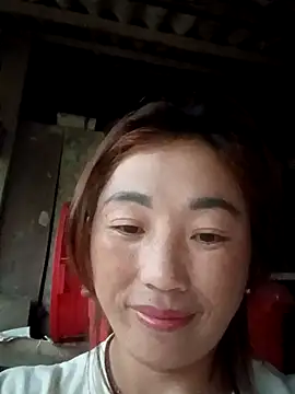 Snapshot of seacyre chatting on 04/18/26, 11:49 seacyre online show from 04/18/26, 11:49
