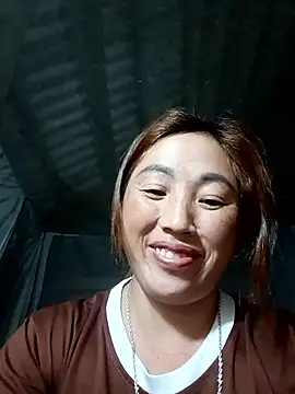 Snapshot of seacyre chatting on 05/04/26, 12:45 seacyre online show from 05/04/26, 12:45